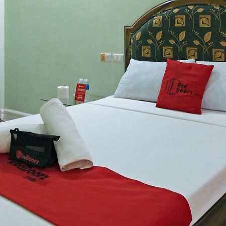 RedDoorz @ Bankal Lapulapu Hotel Bagian luar foto
