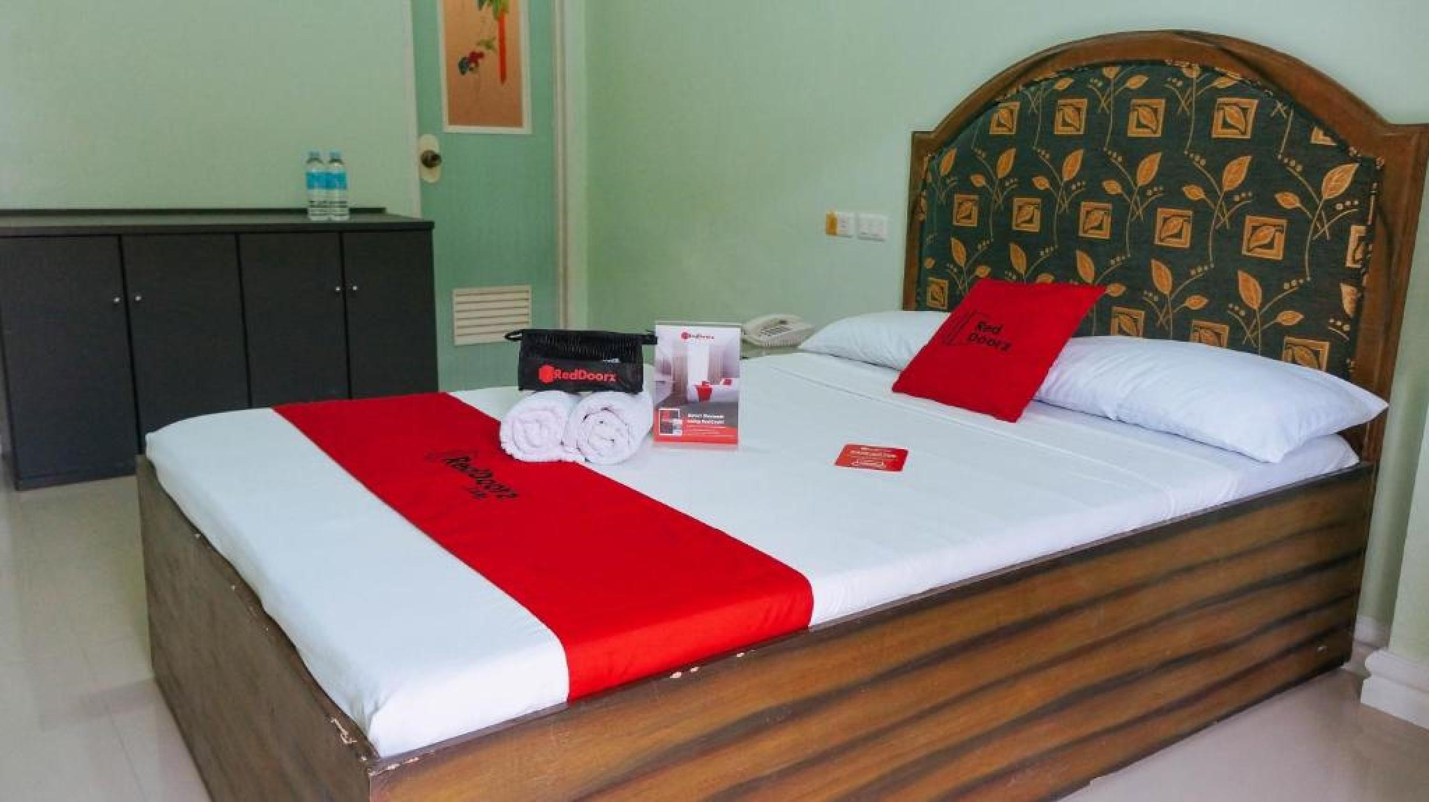 RedDoorz @ Bankal Lapulapu Hotel Bagian luar foto
