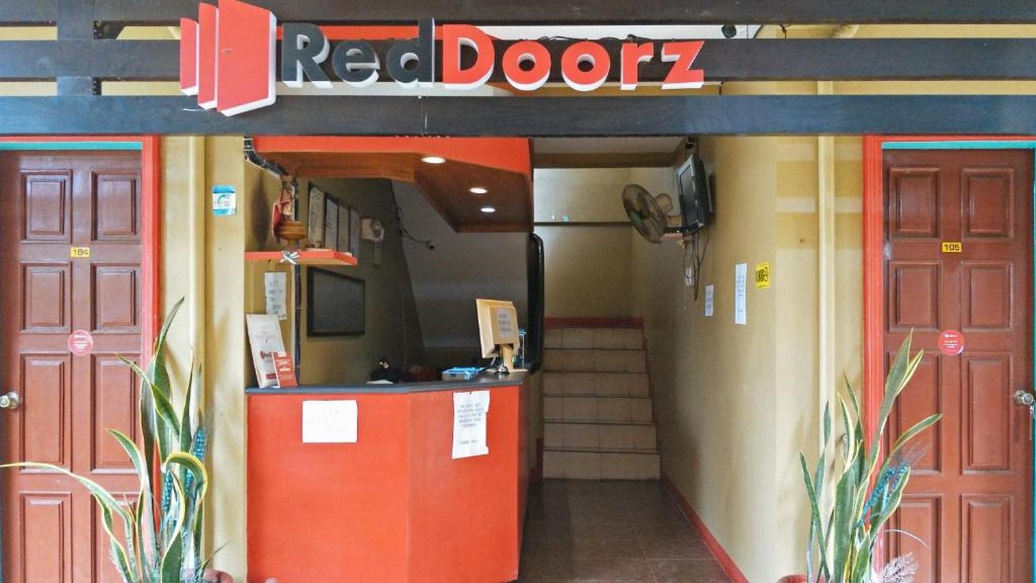 RedDoorz @ Bankal Lapulapu Hotel Bagian luar foto