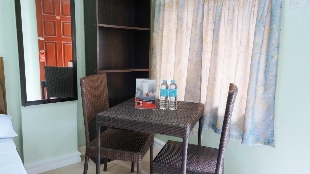 RedDoorz @ Bankal Lapulapu Hotel Bagian luar foto